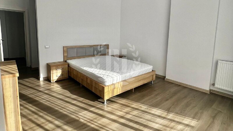 APARTAMENT 3 CAMERE DECOMANDAT 79 MP