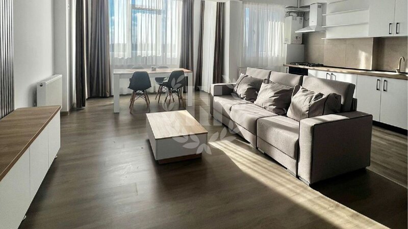 APARTAMENT 3 CAMERE DECOMANDAT 79 MP